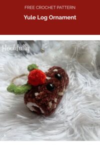Yule Log Ornament Crochet Pattern from Hookfully